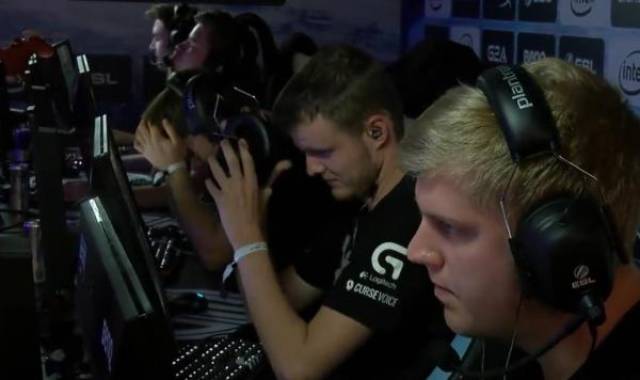 比分落后使 比分落后使