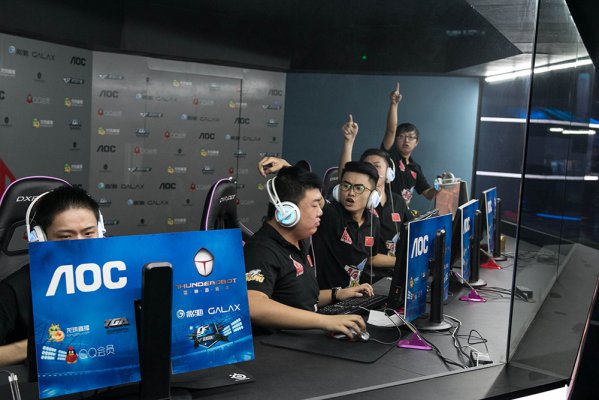 数千万欧元 数千万欧元